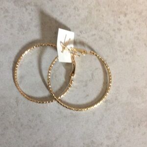 NWT 1.5” Gold Textured Hoop Earrings - Women Jewelry